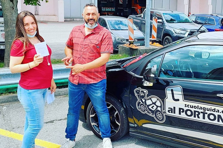 Maestro di guida per patente auto